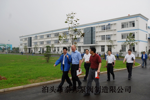 Mr. Scott Crane, president of the North American supply chain, visit our plant in Crane ningjin